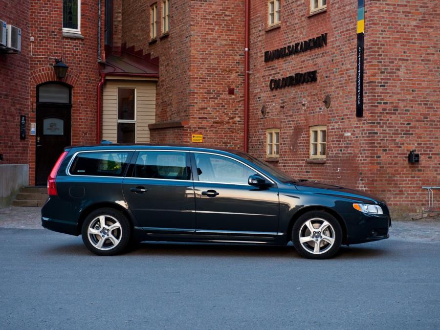  Volvo V70 D5 2009 года  (фото 8 из 12)